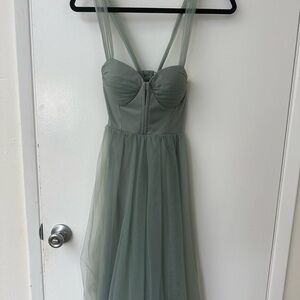 Selfie Leslie Lace-Up Back Tulle Midi Dress